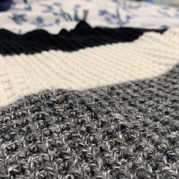 Forever 21 Knit Sweater - Picture 3 of 6